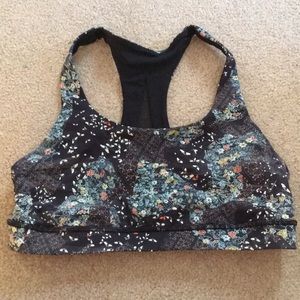 Lululemon invigorate sports bra